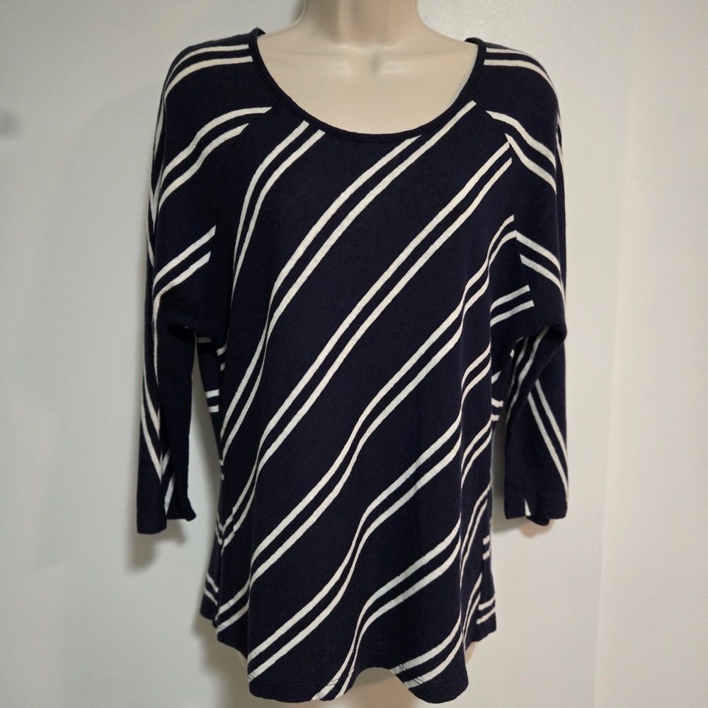 Chico's Size 1 (M) Blue Linen Blend Summer-Weight Nautical Feel  Striped Sweater